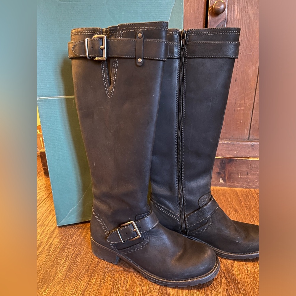 Clarks Orinocco Skip Side Zip Lug Sole Leather Boots